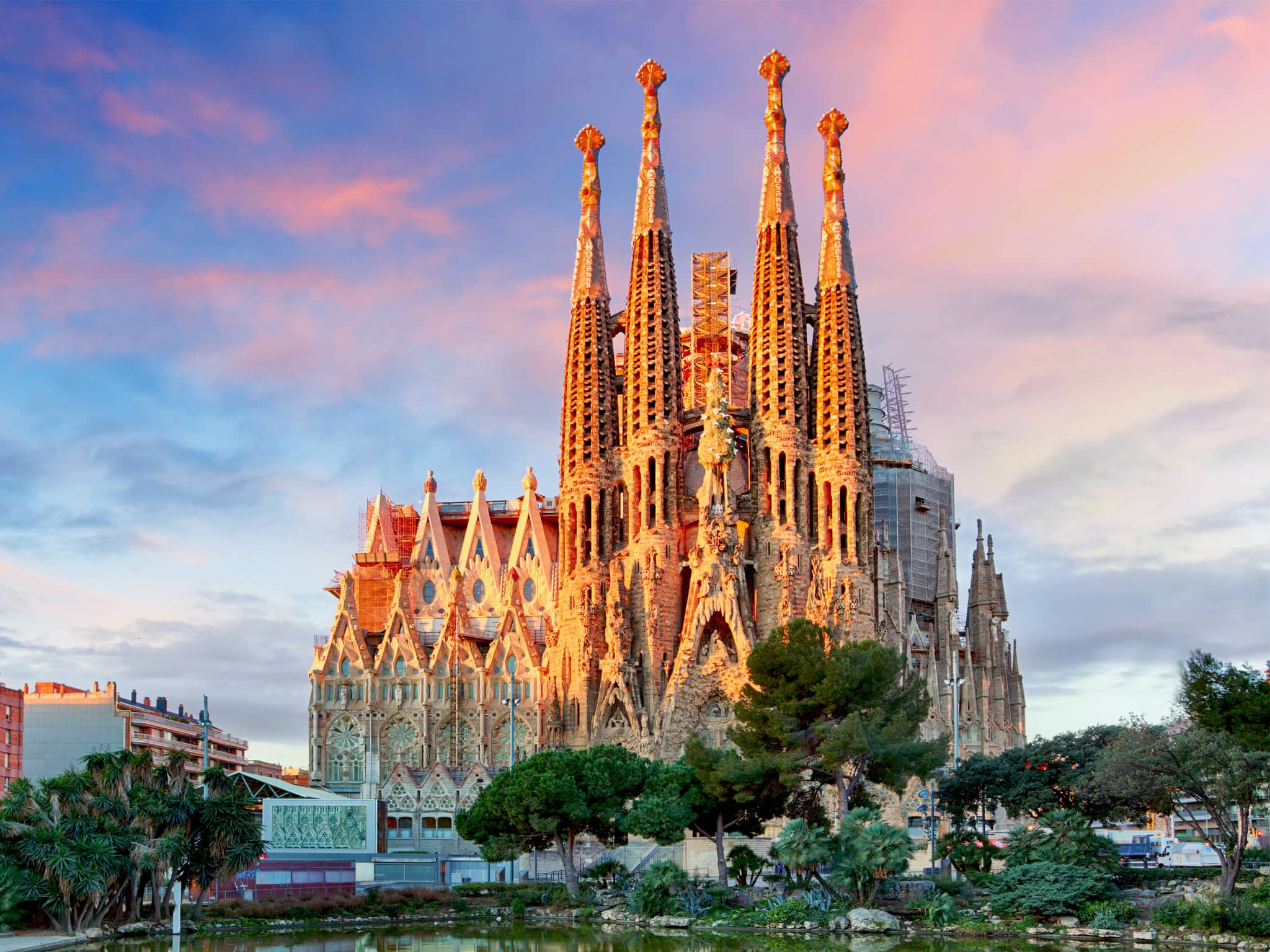 la-sagrada-familia-min